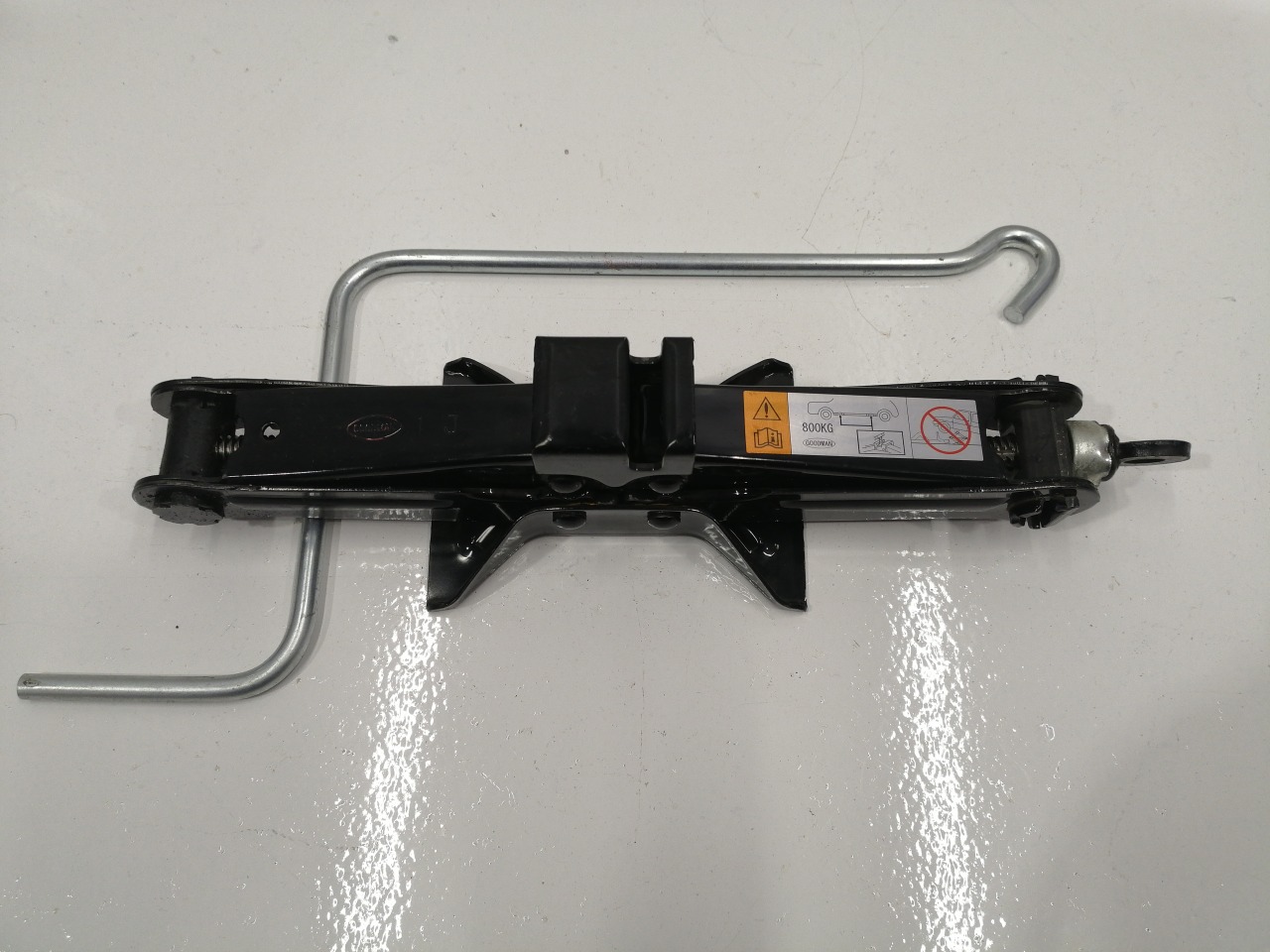 Домкрат Mazda Atenza GH Домкрат Mazda Atenza GH