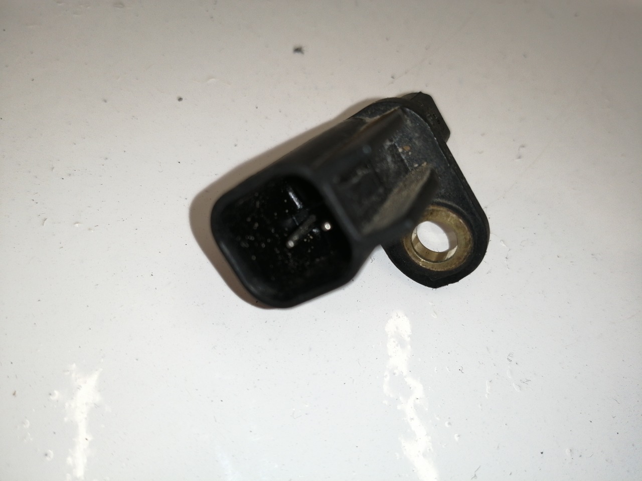 Датчик ABS задний Mazda Axela BK