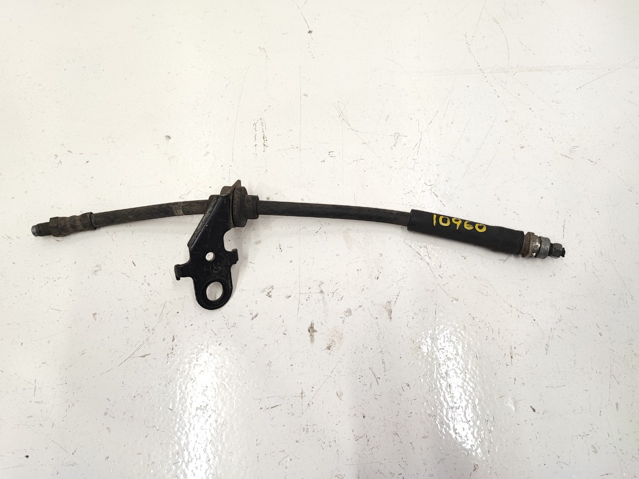 Шланг тормозной задний Mazda Mazda3 BK BP4L43980E контрактная