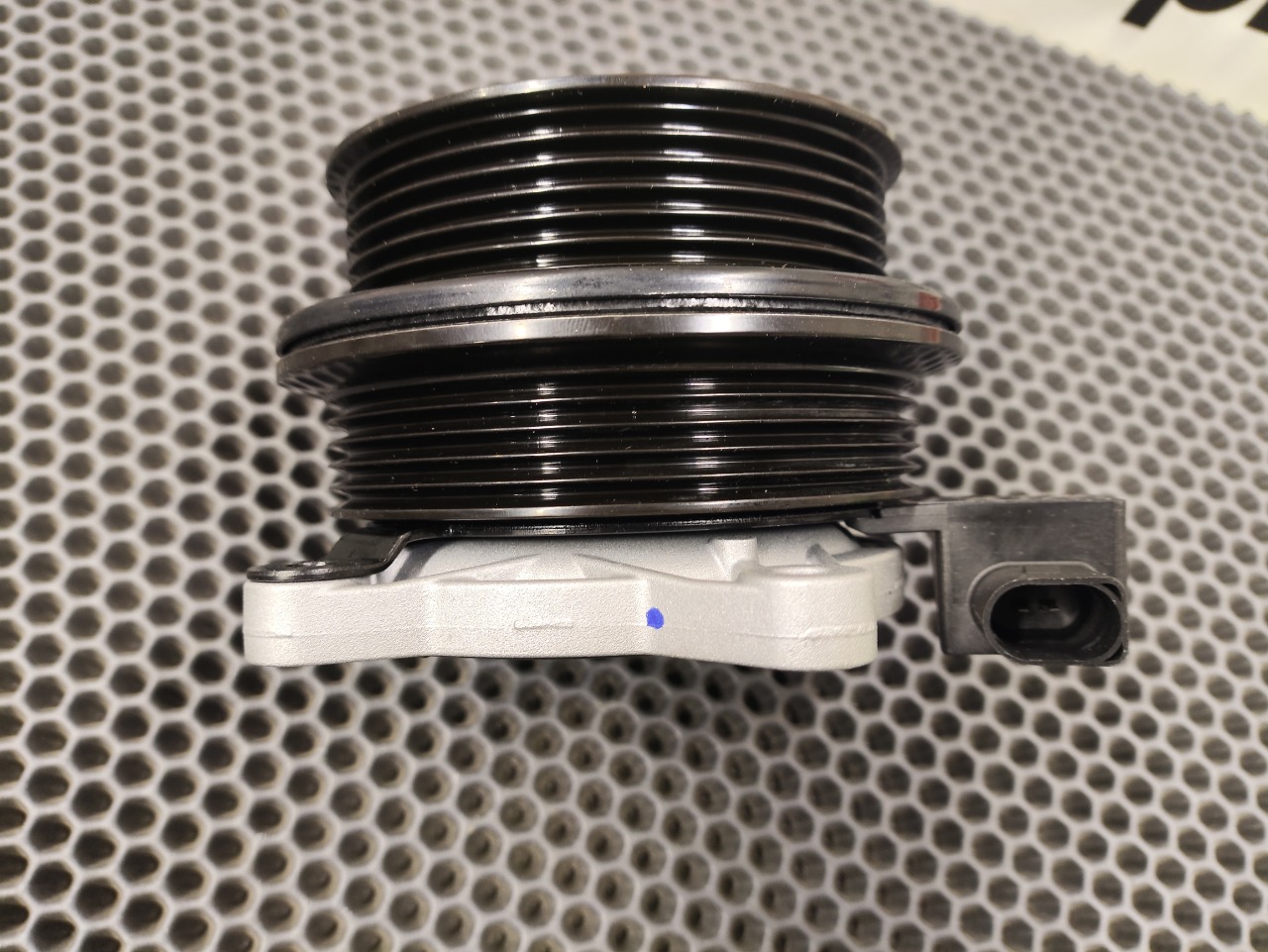 Насос системы охлаждения Volkswagen A1 8X1 BLS