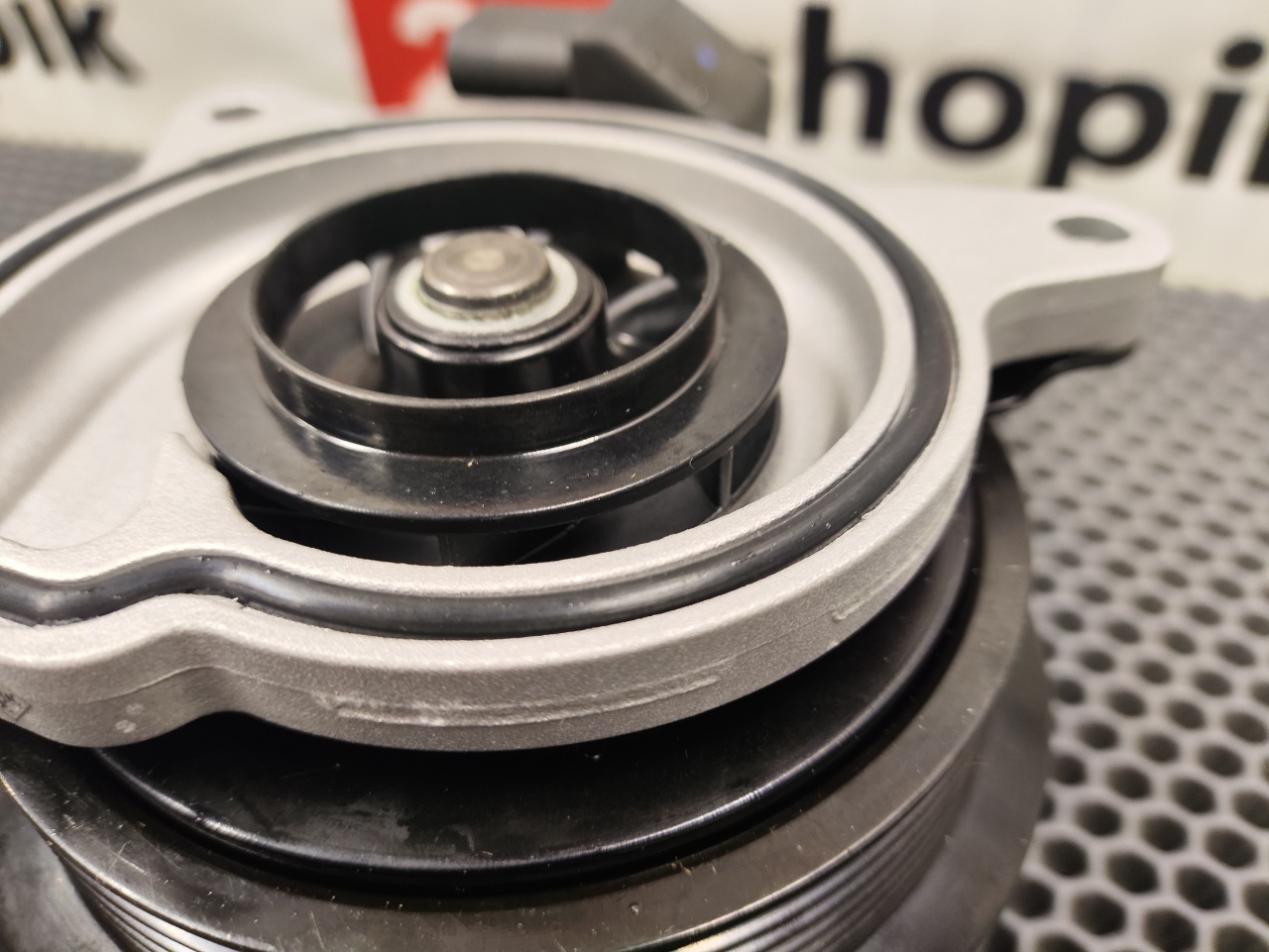 Насос системы охлаждения A1 8X1 BLS