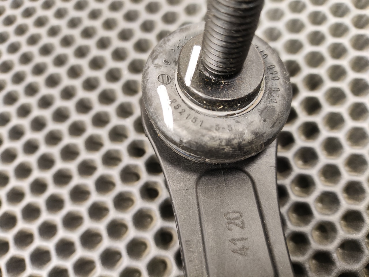 Стойка стабилизатора задняя Volkswagen A1 8X1 CWZA