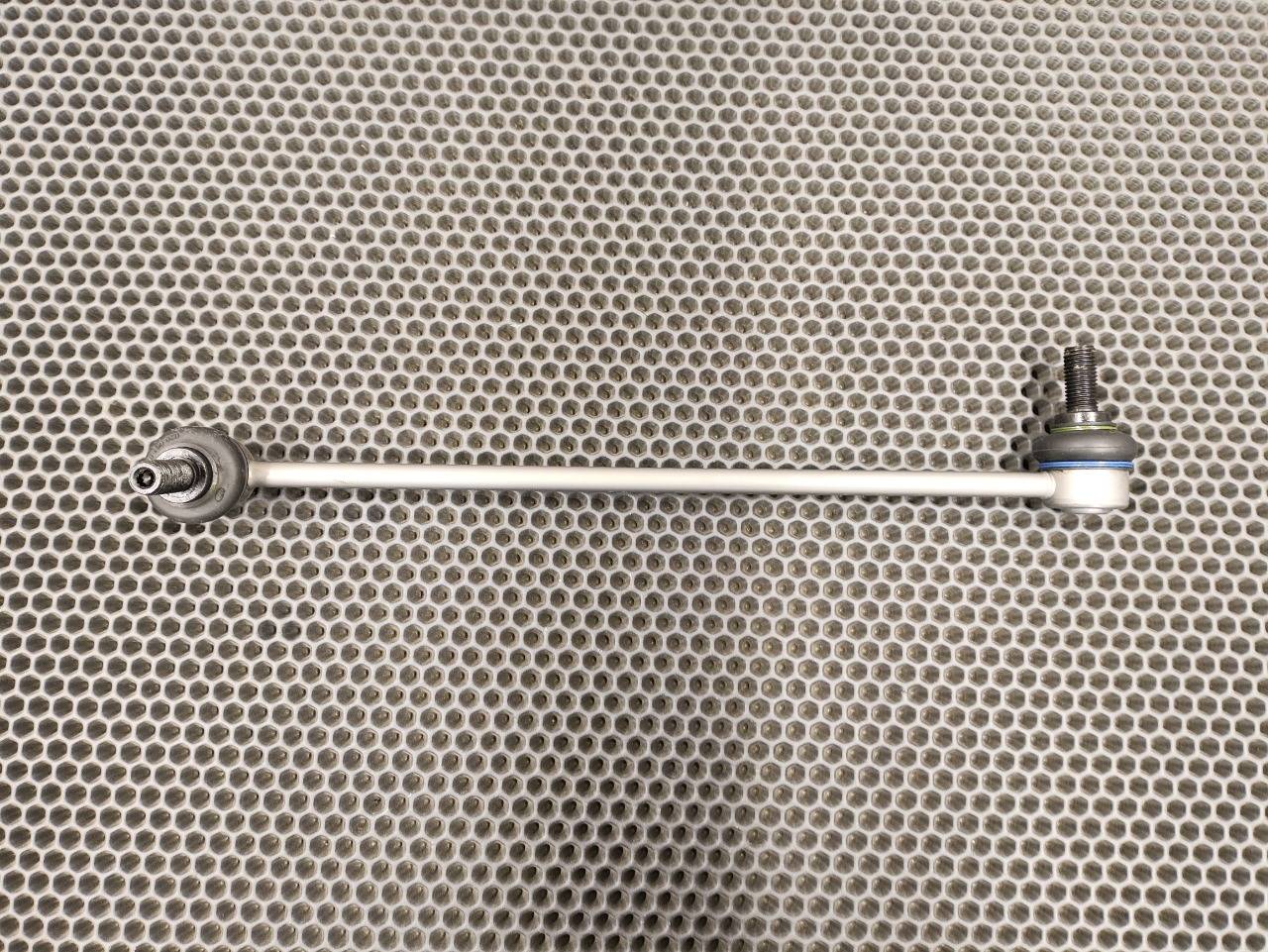 Стойка стабилизатора передняя Tiguan 5N1