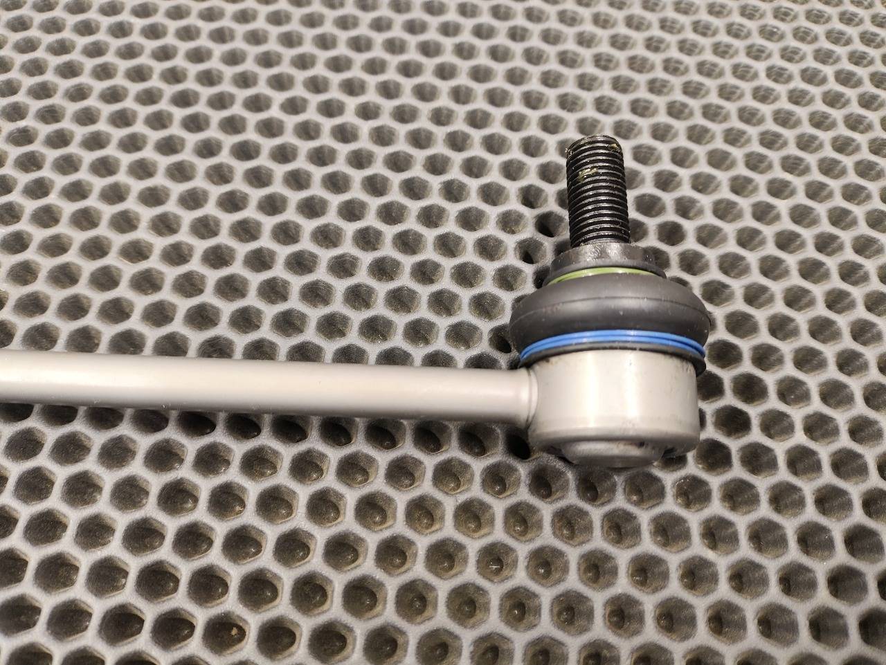 Стойка стабилизатора передняя Tiguan 5N1