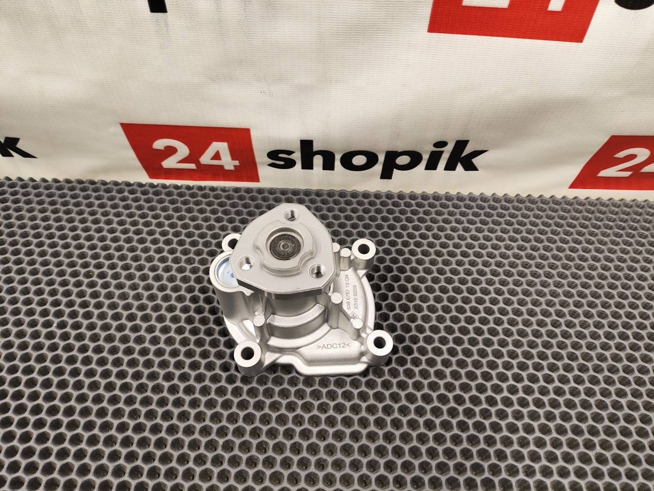 Насос системы охлаждения VOLKSWAGEN A3 8PA BLF 538075710 новая