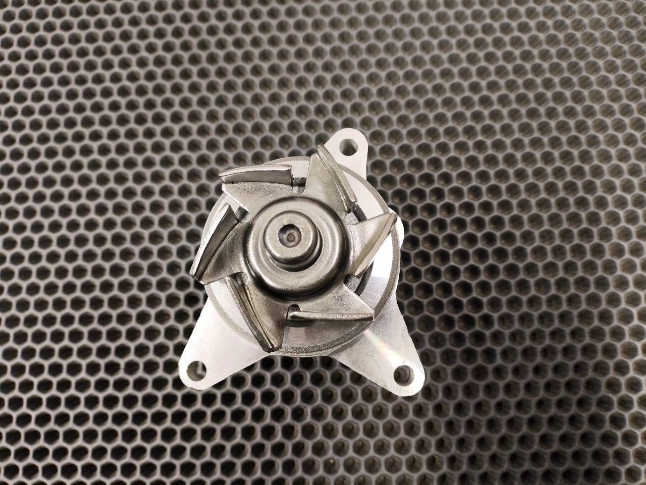 Насос системы охлаждения Mazda3 BK L8