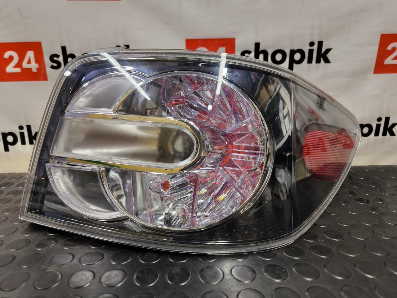 Стоп-сигнал задний правый Mazda CX-7 2007-2012 ER EG2151170E новая