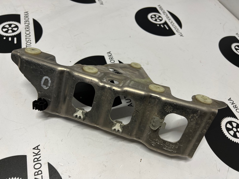 Крепление левое BMW x7 2020 G07 B57D30C 51757428399 Б/У