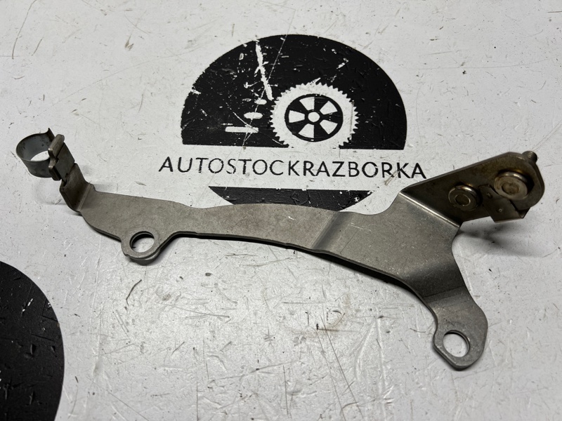 Кронштейн BMW 8 G15 B58B30C