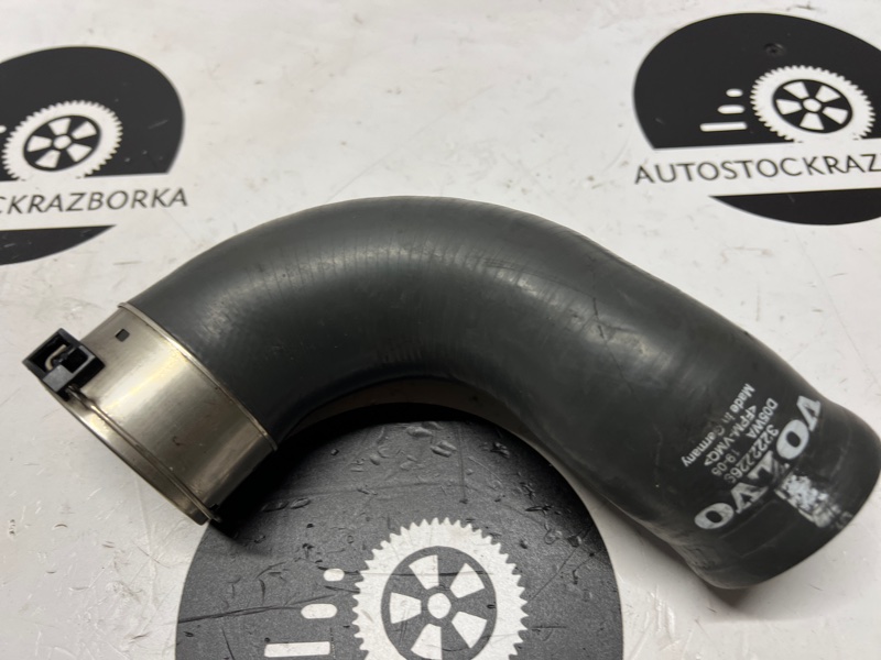 Патрубок интеркуллера VOLVO XC90 2017 D4204T23 32222269 Б/У