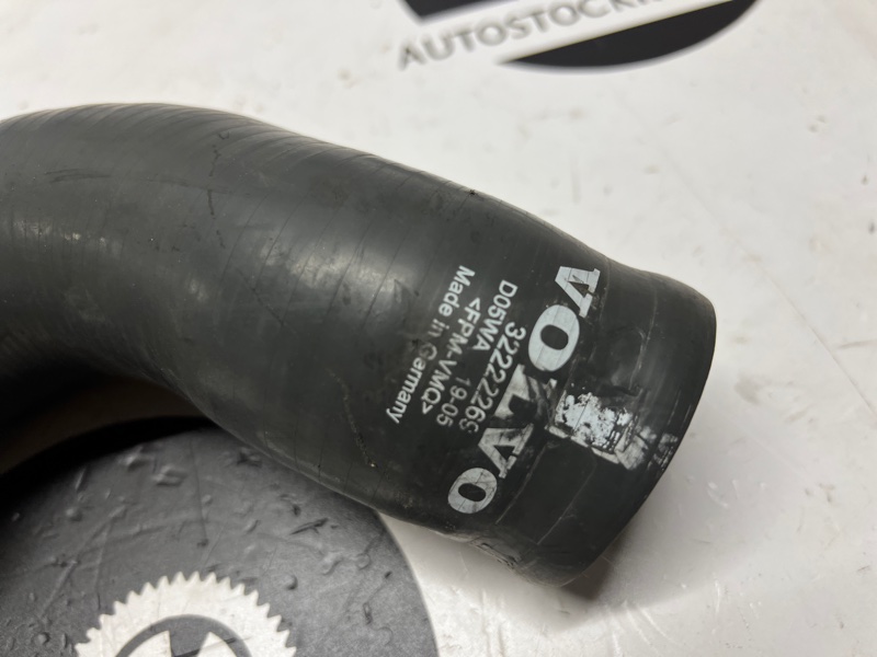 Патрубок интеркуллера VOLVO XC90 D4204T23