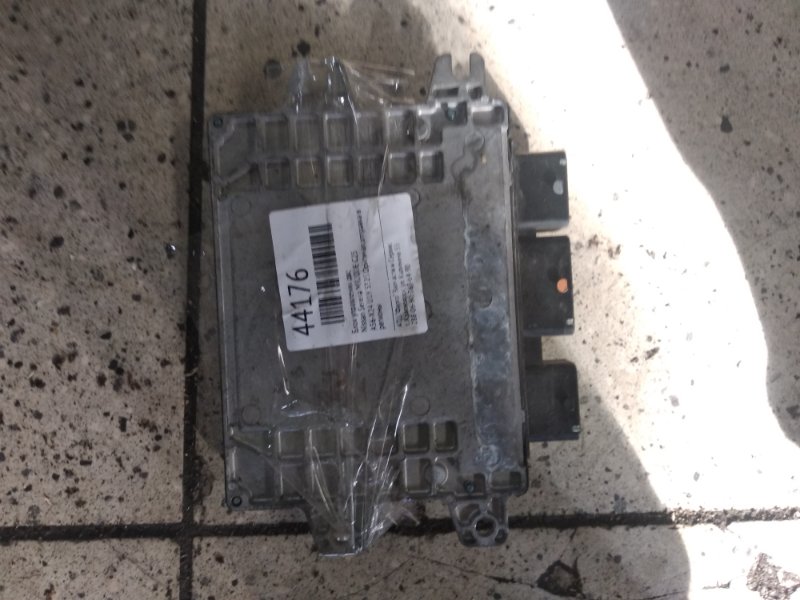 Блок управления двс Nissan Serena C25 MR20DE