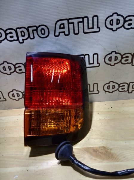 Фонарь стоп-сигнала Nissan Elgrand APE50 VQ35DE задний правый