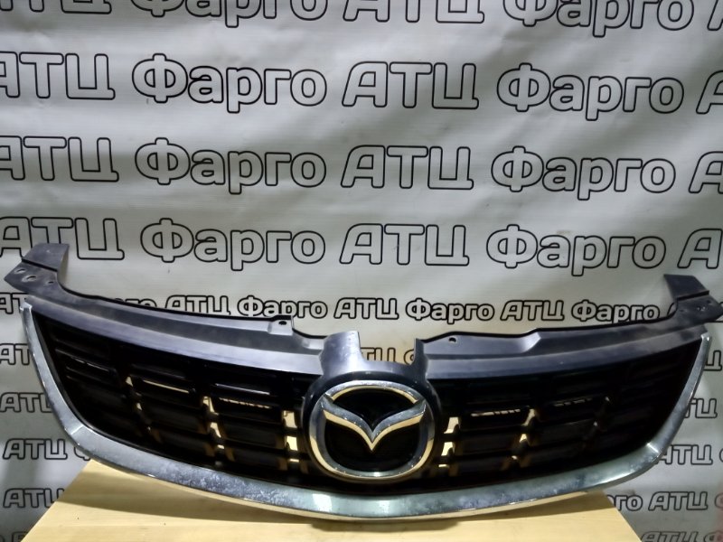Решетка радиатора Mazda Mpv LY3P L3-VE передняя