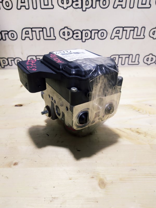 Блок abs Toyota Harrier ACU30W 2AZ-FE
