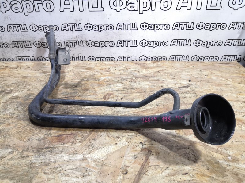 Горловина топливного бака Nissan Tino HV10 SR20DE