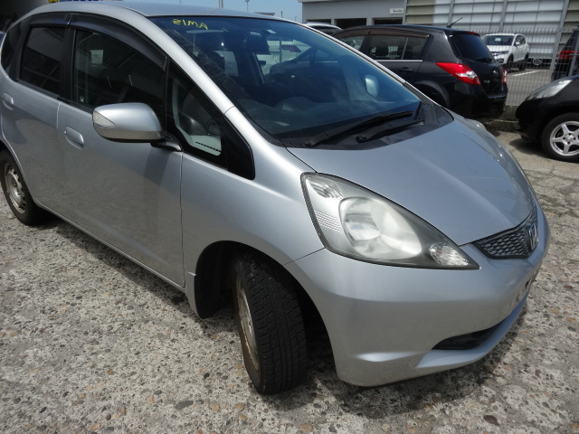 Honda fit ge6. Хонда фит ge6. Honda Fit ge 6 цвет серебристый. ДХО Хонда фит ge6.