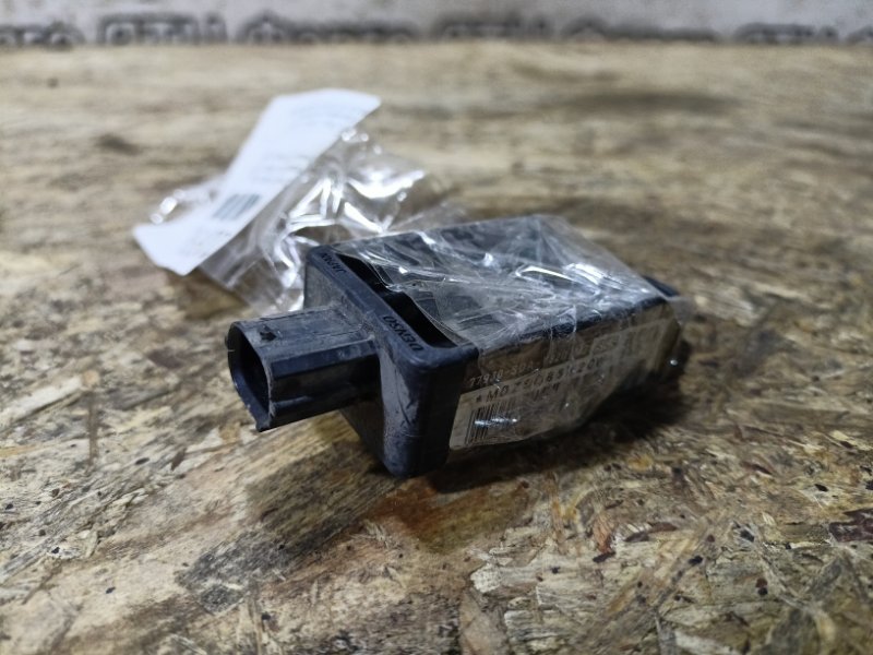 Датчик srs Honda Accord CL9 K24A передний правый