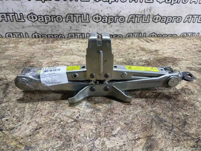 Домкрат Nissan Rnessa N30 SR20DE