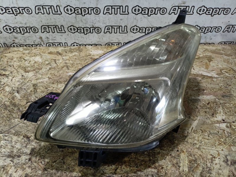 Фара Toyota Ractis NCP100 1NZ-FE передняя левая