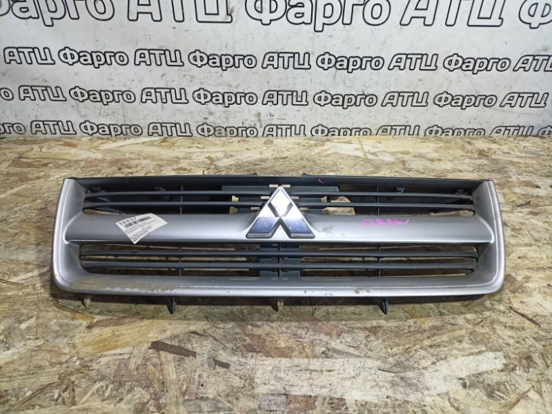 Решетка радиатора Mitsubishi Dion CR9W 4G63