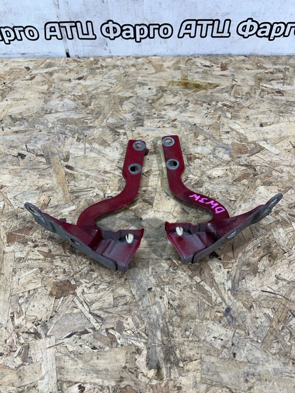 Петля капота передняя Mazda Demio DW3W B3 контрактная