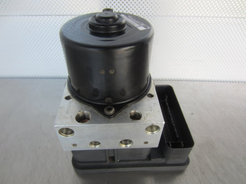 Блок abs Mazda 3 BK Z6 2004 Блок abs Mazda 3 BK Z6 2004