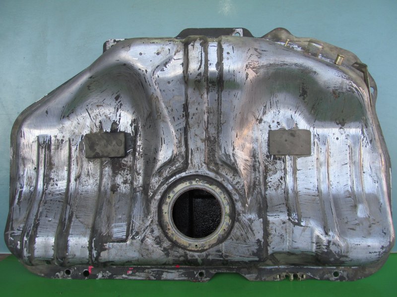 Бензобак Nissan Sunny B14 Бензобак Nissan Sunny B14