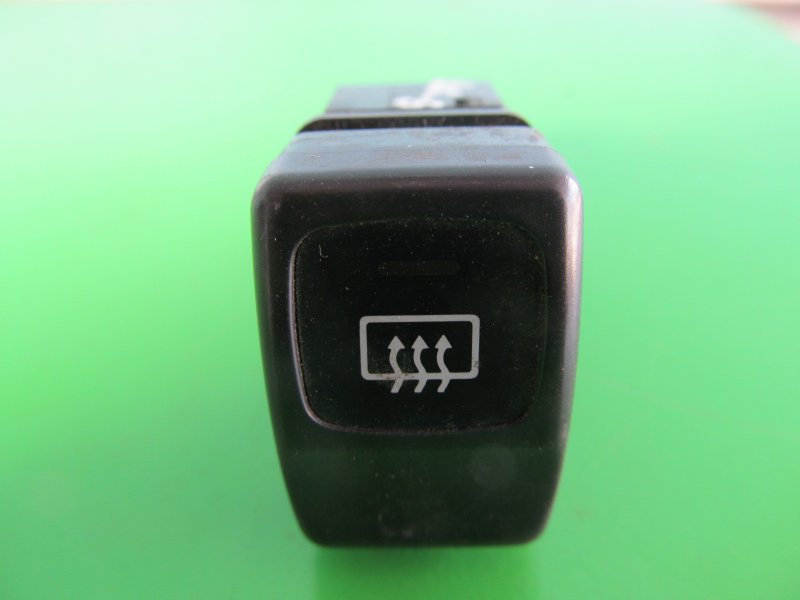 Кнопка обогрева заднего стекла Subaru Legacy 1995 BG5 Б/У