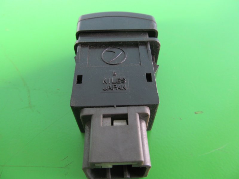 Кнопка обогрева заднего стекла Legacy 1995 BG5