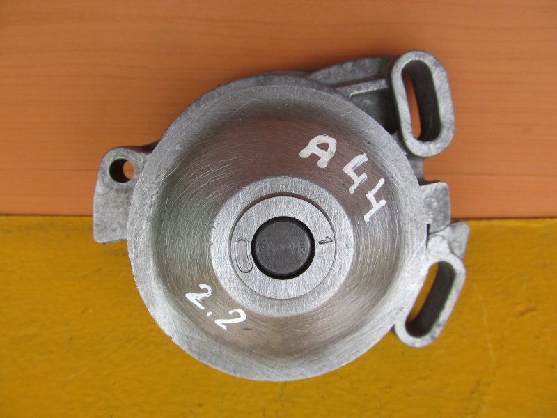 Помпа Audi 100 443 1989 Помпа Audi 100 443 1989