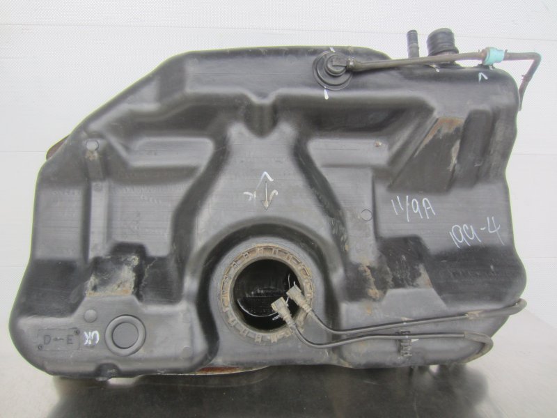 Бензобак Kia Rio DC A5D 2005 Бензобак Kia Rio DC A5D 2005