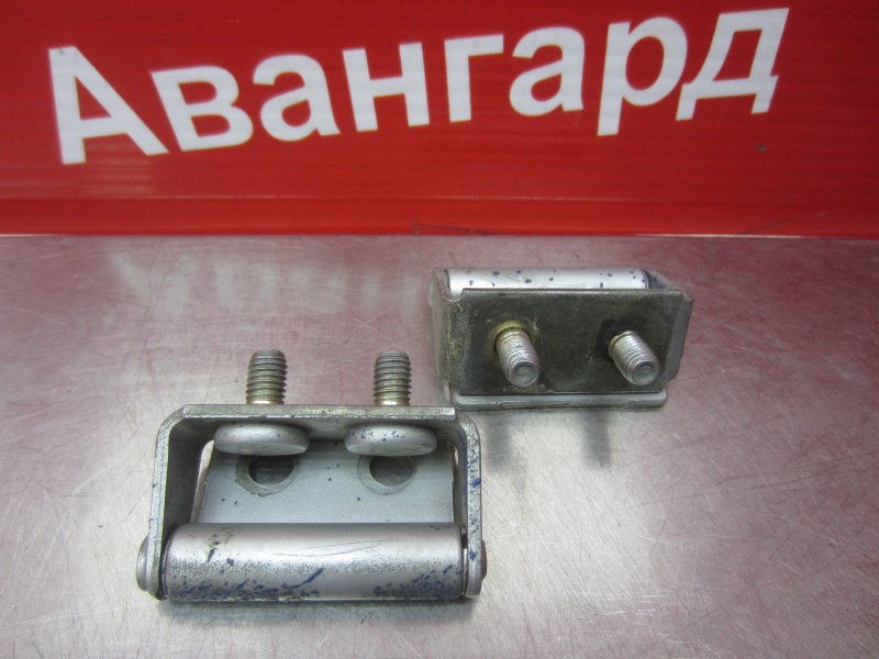 Кронштейн крышки багажника Demio 2001 DW B3