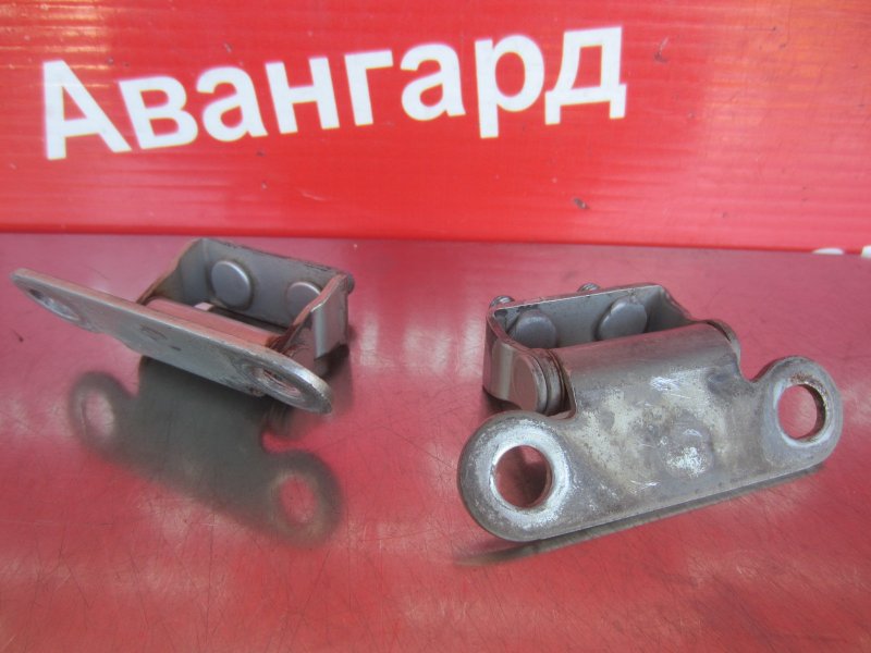 Кронштейн крышки багажника Corolla 2004 E120 3ZZ-FE Кронштейн крышки багажника Corolla 2004 E120 3ZZ-FE