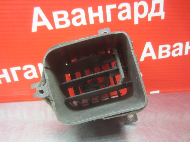 Дефлектор правый Accent 2007 LC G4EC
