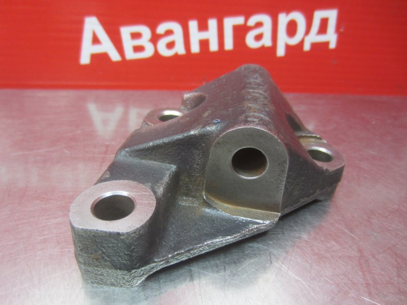 Кронштейн генератора Nissan Primera P11