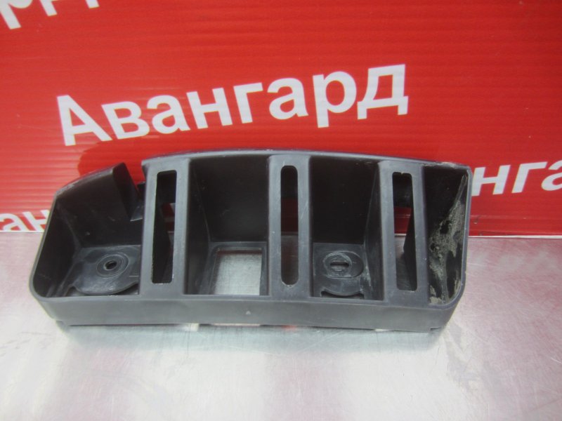 Кронштейн бампера задний Rapid 2014 NH3