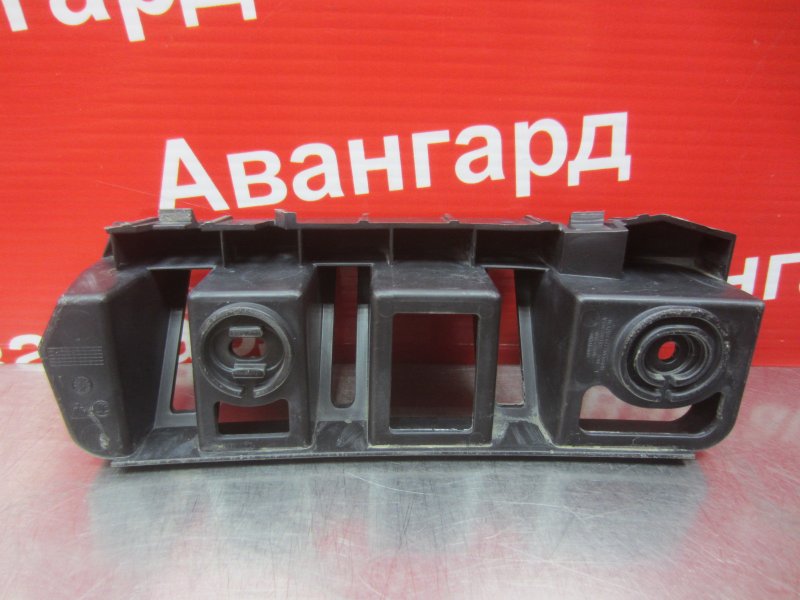 Кронштейн бампера задний Rapid 2014 NH3