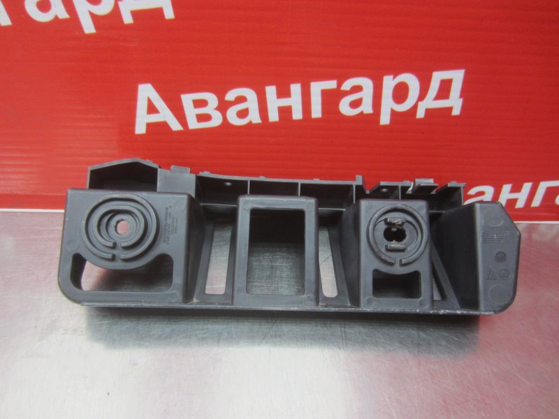 Кронштейн бампера задний Rapid 2014 NH3