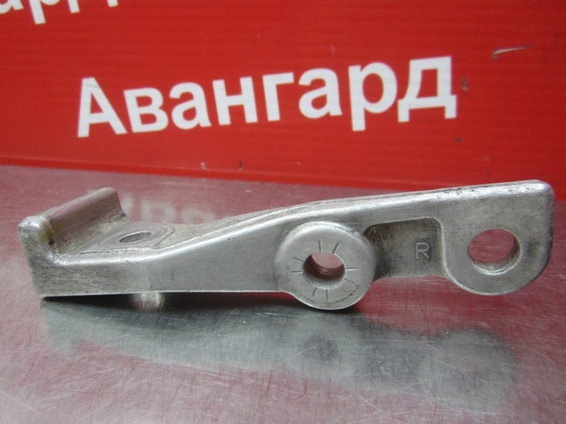 Кронштейн Bmw E39 M62 2001 Кронштейн Bmw E39 M62 2001