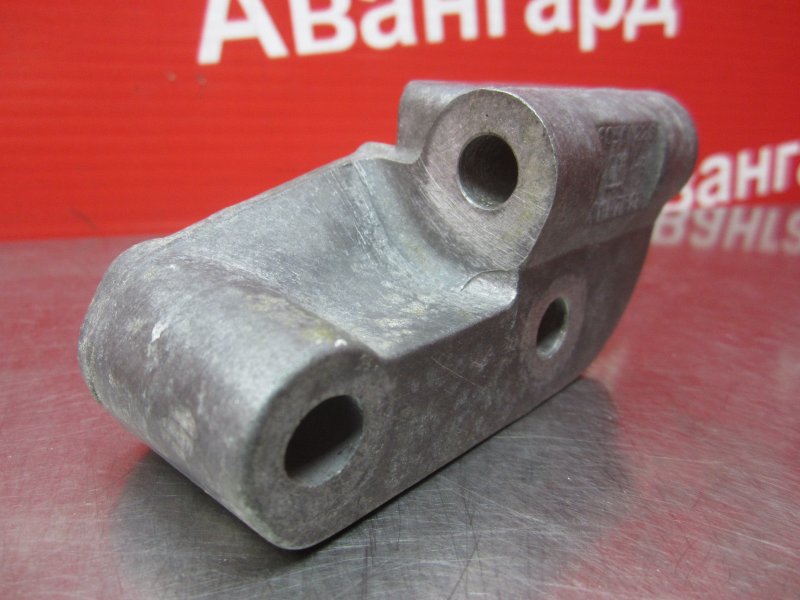 Кронштейн генератора Opel Astra F X16SZR