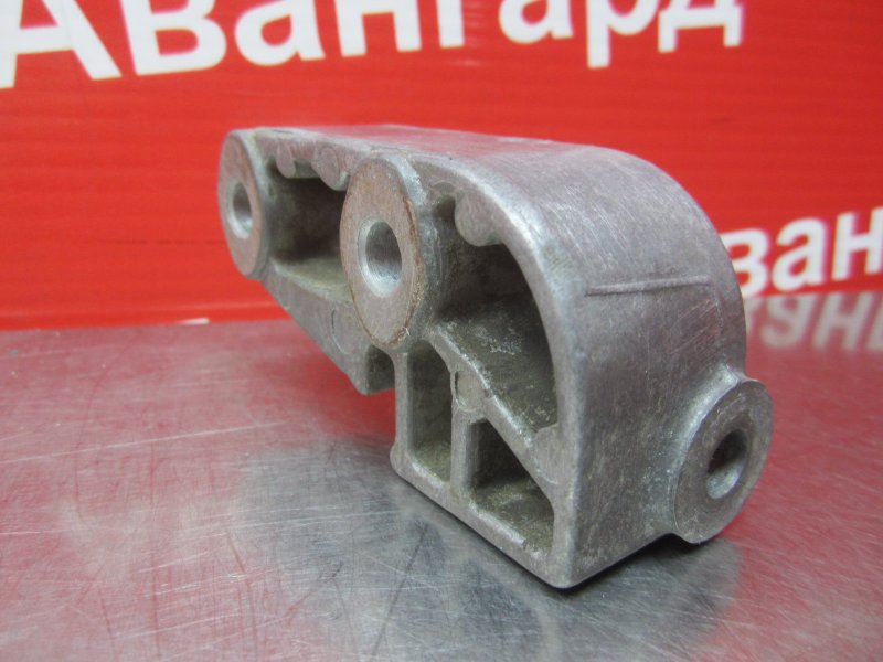 Кронштейн генератора Astra 1997 F X16SZR