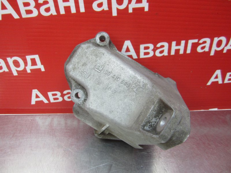 Кронштейн Opel Vectra A 1992 Кронштейн Opel Vectra A 1992