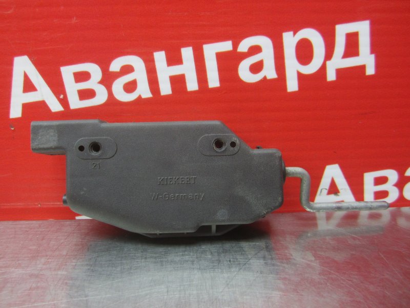 Замок лючка топливного бака Opel Vectra 1996 B 90568457 Б/У