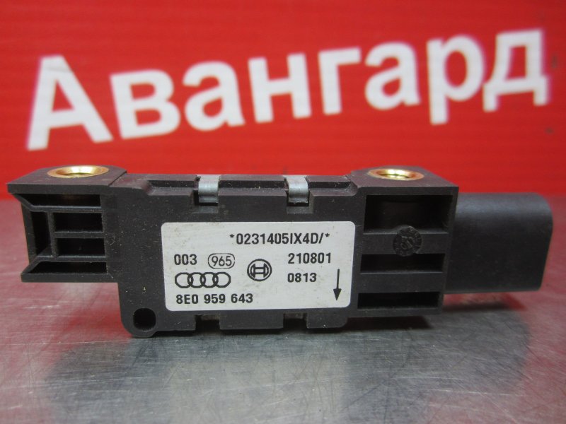 Датчик подушки безопасности передний Audi A4 2002 B6 AVJ 8E0927807B Б/У