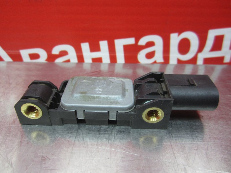 Датчик подушки безопасности передний A4 2002 B6 AVJ