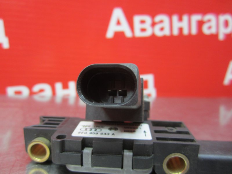 Датчик подушки безопасности передний Audi A4 B6 AVJ