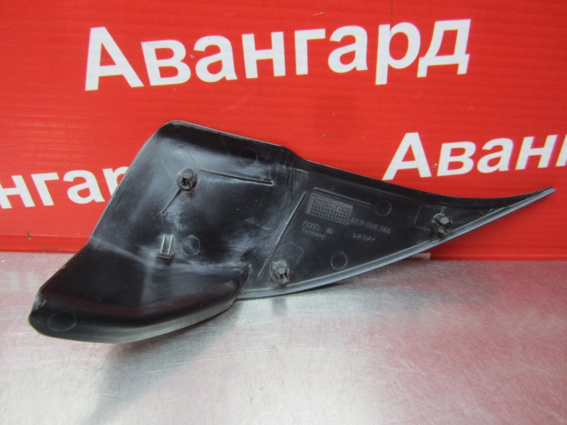 Уголок декоративный передний A4 2002 B6 AVJ