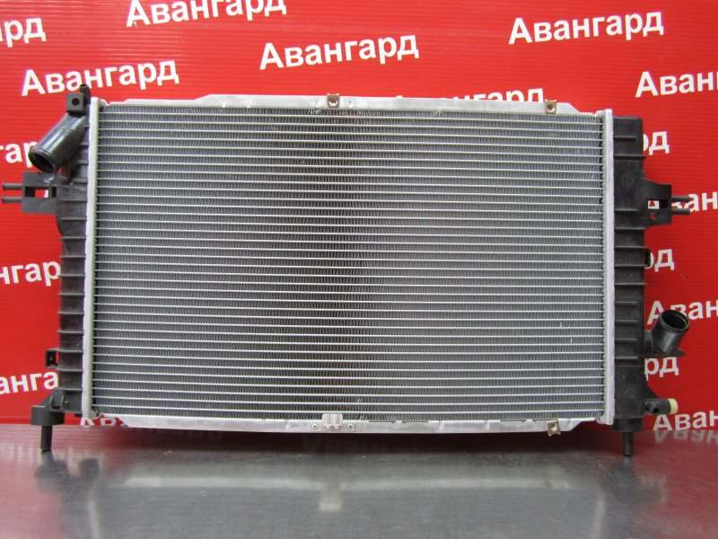 Радиатор охлаждения Opel Astra H 1.3-1.9TD 2005