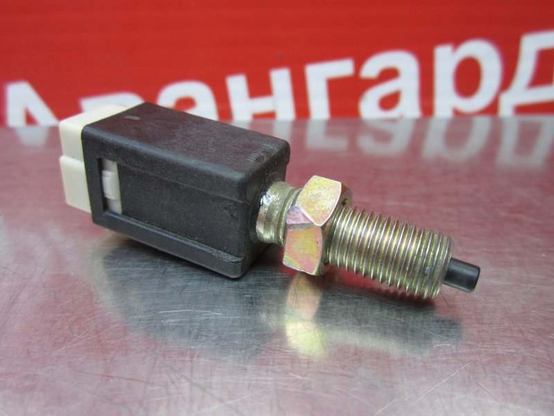 Запчасть концевик педали тормоза Nissan Bluebird 2001 U14 SR18DE 25300-5J000 Б/У Концевик педали тормоза Nissan Bluebird 2001 U14 SR18DE 25300-5J000 Б/У